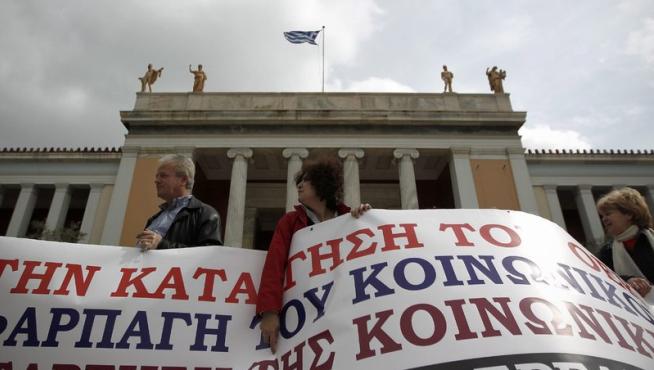 Protesta de los empleados de la Agencia de Vivienda Social en Atenas.