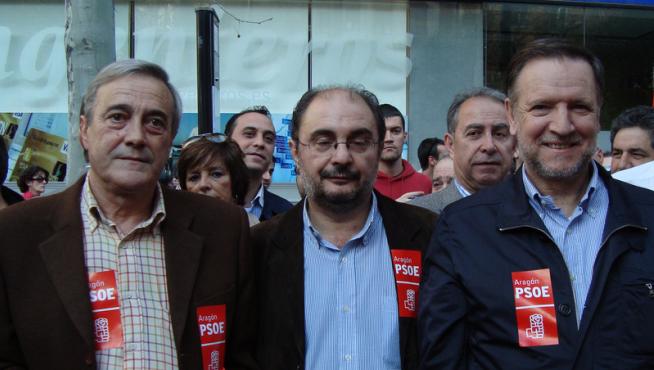 Javier Sada, Marcelino Iglesias y Javier Lambán han acudido a la manifestación