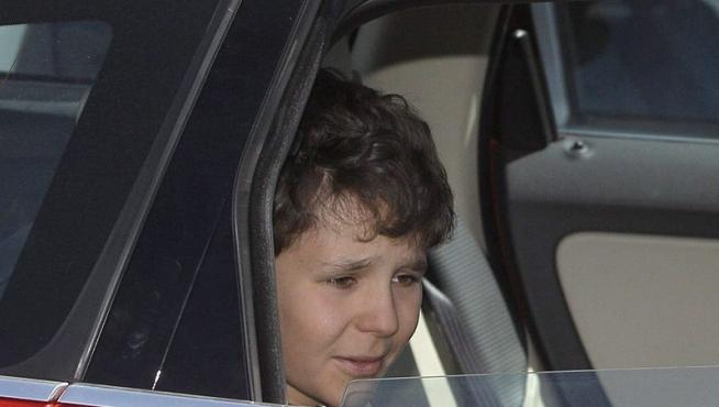 El hijo de la infanta Elena, Felipe Juan Froilán, a su salida del hospital