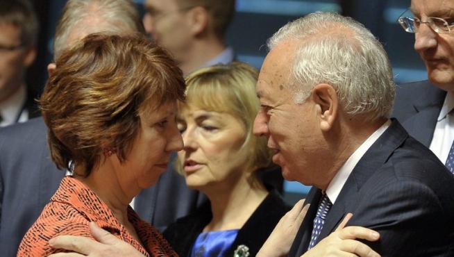 García-Margallo saluda a la jefa de Política Exterior de la UE