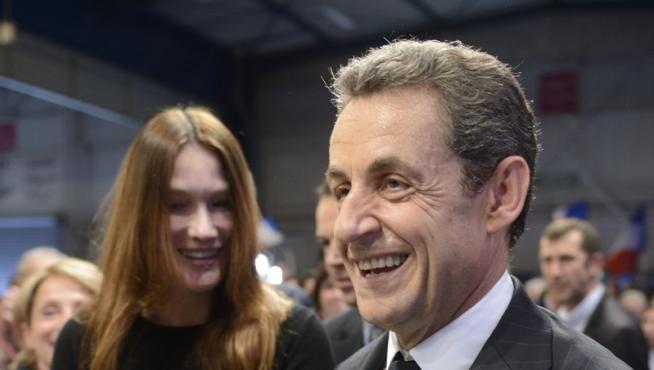 Sarkozy, junto a su esposa, Carla Bruni