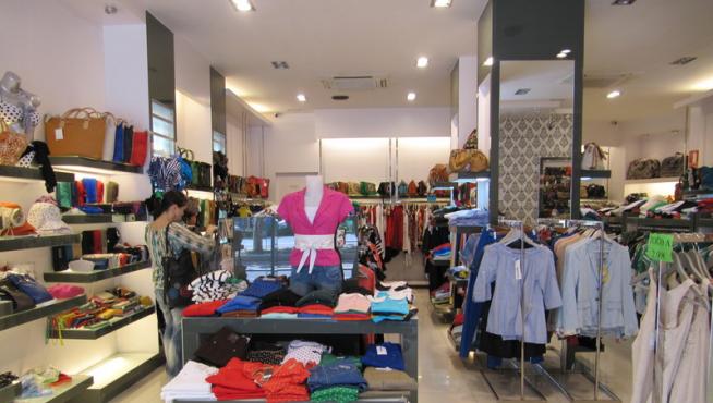 Unas 20 tiendas chinas de ropa abren en Zaragoza en dos años