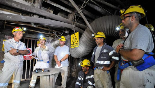 120 mineros ocupan la mina desde el pasado lunes.