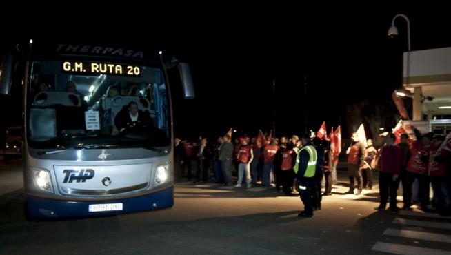 La huelga arrancó en Aragón con un paro total sin incidentes en GM