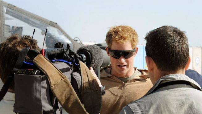 El príncipe Enrique es piloto de helicópteros de combate en Afganistán.