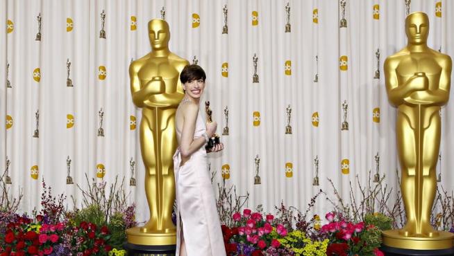 Anne Hathaway en la gala de los Oscar