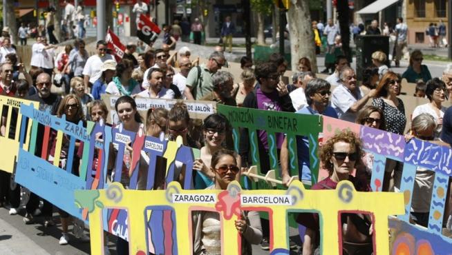 Marcha en defensa del ferrocarril en Zaragoza, este domingo