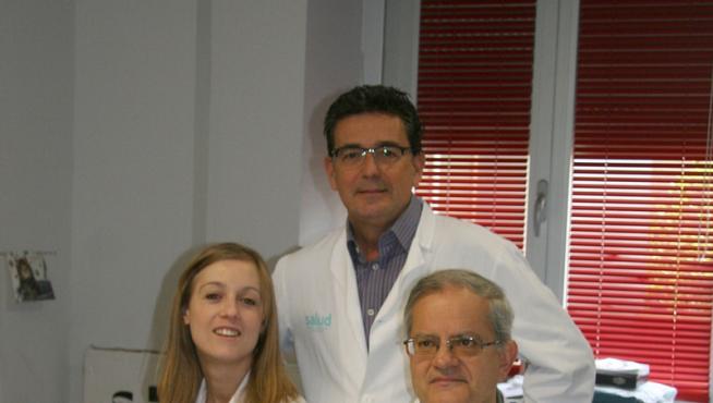 Los oftalmólogos Carlos Brito, Miriam Idoipe y Antonio Sánchez
