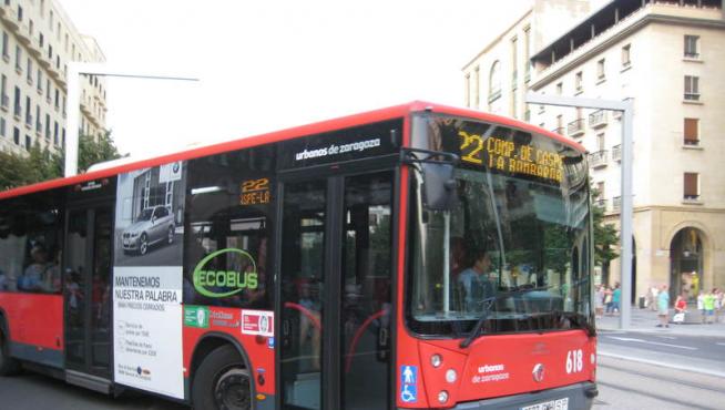Los trabajadores de Autobuses Urbanos de Zaragoza protestaron por los 153 despidos