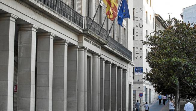 El funcionario arrestado por la Guardia Civil trabaja en la sección de Extranjería de la Delegación del Gobierno en Aragón.