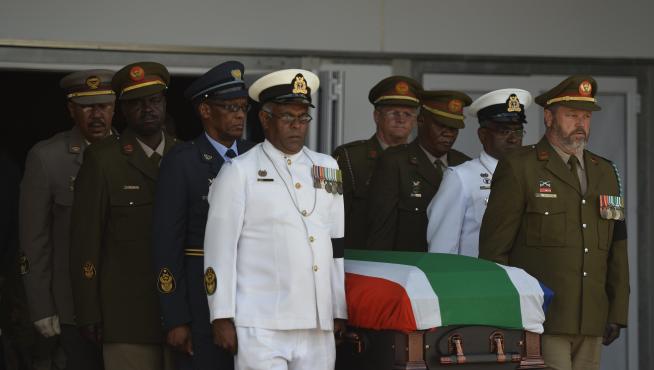 Mandela descansará en su finca de Qunu