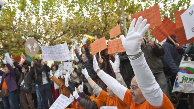 La DGA gasta lo mismo en ayudas sociales que en pagar los préstamos que debe