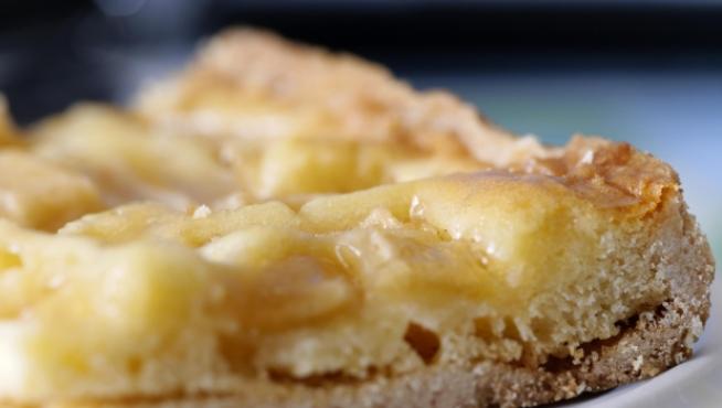 Receta tarta de manzana con hojaldre y crema pastelera.
