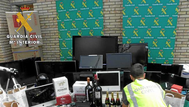 Cárcel para cinco aluniceros por saquear almacenes 'gourmet' de toda España