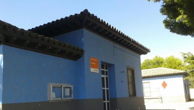 El C. R. A. La Sabina, en la localidad zaragozana de Nuez de Ebro, comenzará el curso con una de sus aulas cerrada debido a la presencia de amianto.