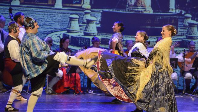 Estampa Baturra celebra sus 25 años de pasión por la jota