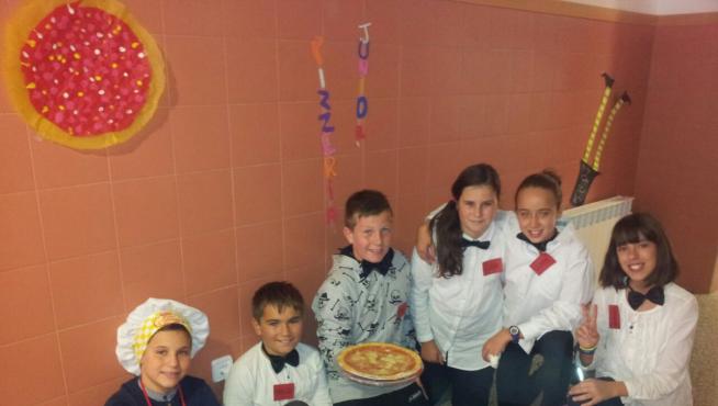 Los niños del CEIP Bilingüe Agustina de Aragón fueron hosteleros por un día