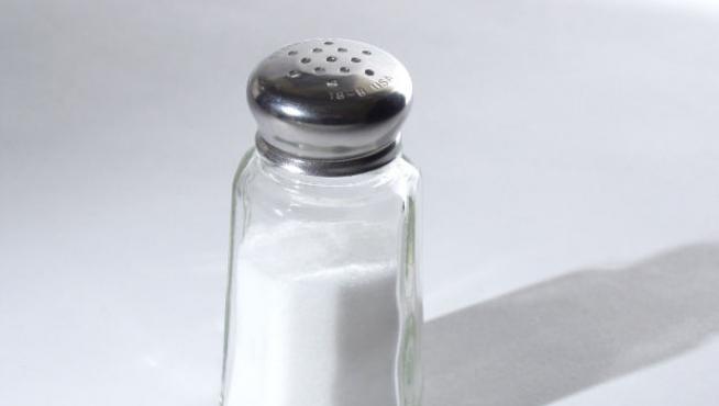 La sal no engorda ni favorece la retención de líquidos si se consume de forma moderada