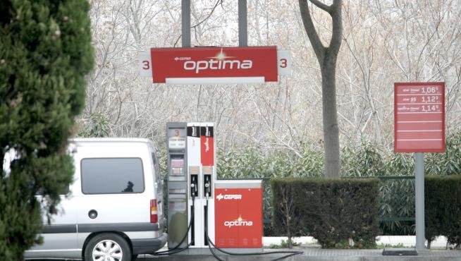 La mayoría de estaciones aragonesas mantienen el litro de gasolina por encima del euro