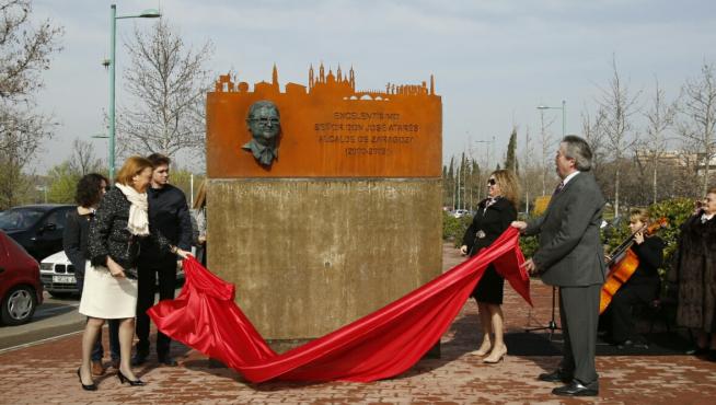 Inauguración del memorial de José Atarés en Zaragoza
