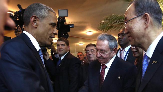 Saludo entre Obama y Castro en la inauguración de la Cumbre