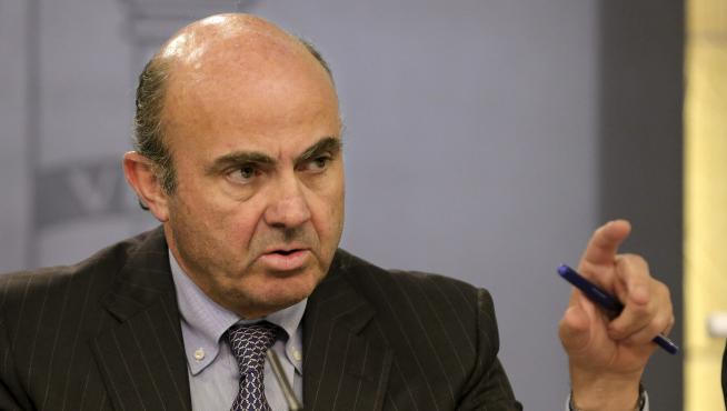 El ministro de Economía, Luis de Guindos, tras el pasado Consejo de Ministros