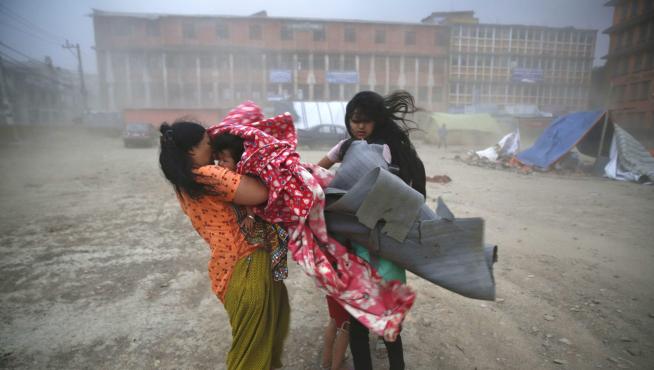 El tiempo solo aumenta el dolor casi un mes después del terremoto en Nepal