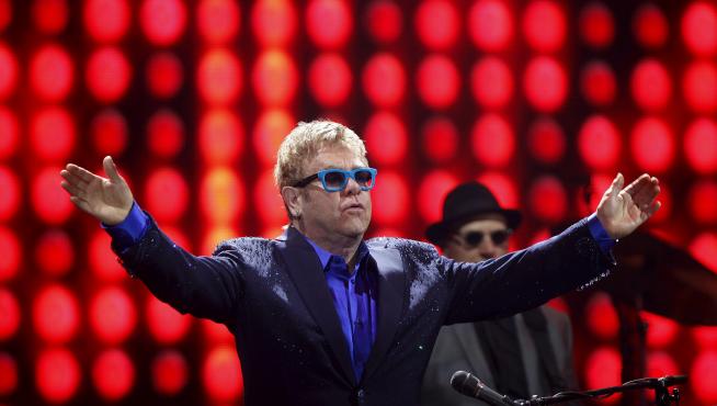 El cantante británico Elton John durante su concierto en Málaga.