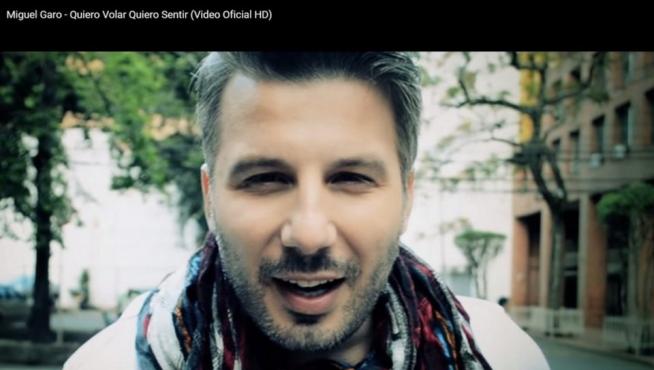 Miguel Garo en su videoclip en Youtube