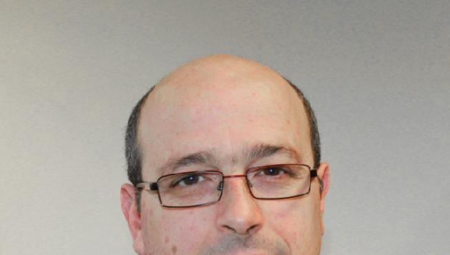 El investigador es coordinador del Grupo Redes y Sistemas Complejos y subdirector del Instituto de Biocomputación y Física de Sistemas Complejos.