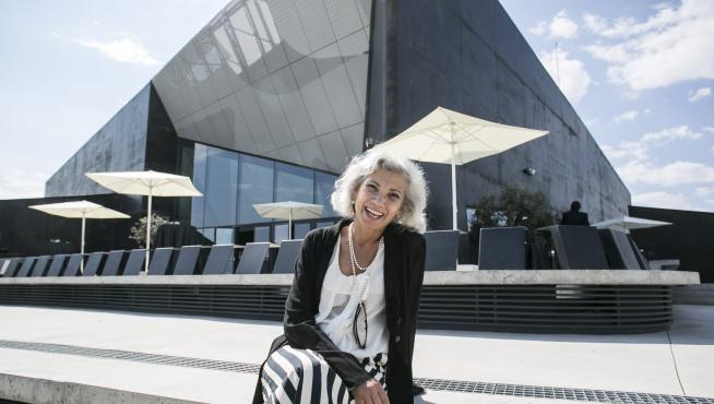 La arquitecta Carmen Pinós, en la inauguración del Caixaforum de Zaragoza el año pasado, en la terraza del edificio.