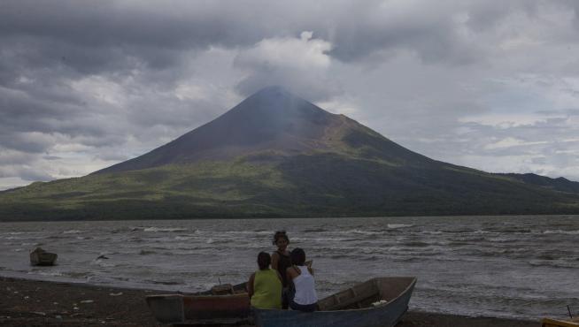 Erupción de un volcán en Nicaragua.