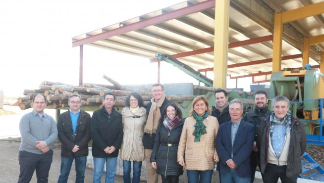 Visita de la coalición PP-PAR a la fábrica de pellets en Bea
