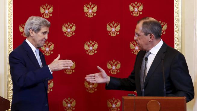 Ministro de exteriores ruso, Sergei Lavrov junto con John Kerry
