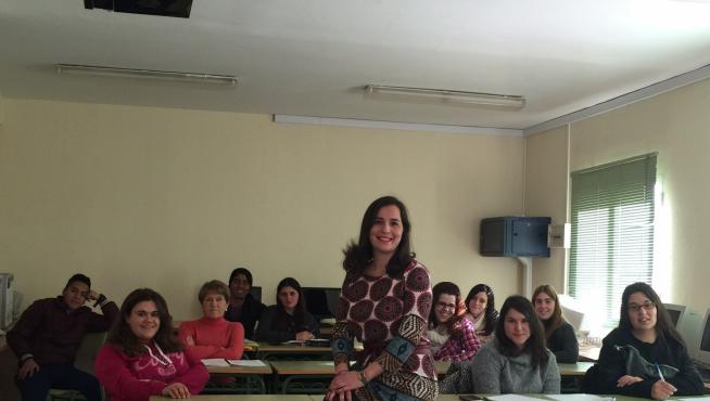 Profesora y alumnos del CIFP La Merced