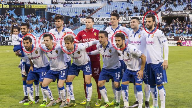 Guitián, de pie a la derecha. Y Culio, Lanzarote, Campins y Ros, primero, segundo, tercero y quinto agachados, de izquierda a derecha, los cinco debutantes en La Romareda en el partido ante el Leganés del sábado pasado.