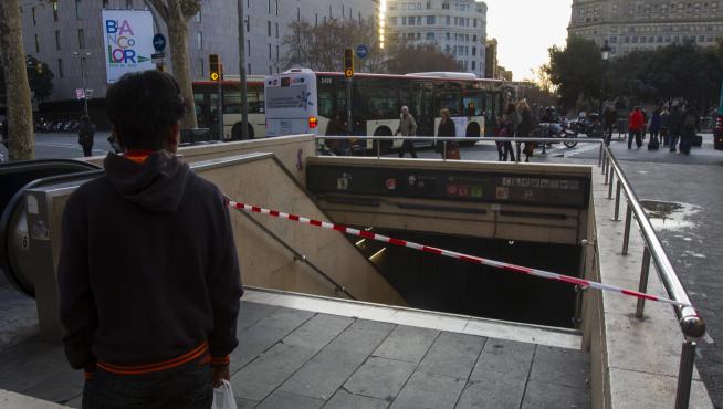 Miles de afectados por la interrupción de la red de Cercanías en Barcelona