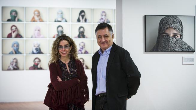 Gervasio Sánchez y Mónica Bernabé, en el Centro de Historias, donde se expone "Mujeres. Afganistán".