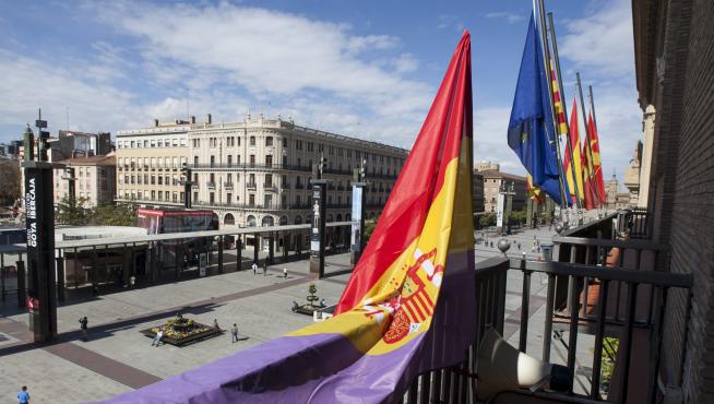 ZEC retoma de este modo la costumbre de la que hizo gala en sus primeros días al frente del Ayuntamiento