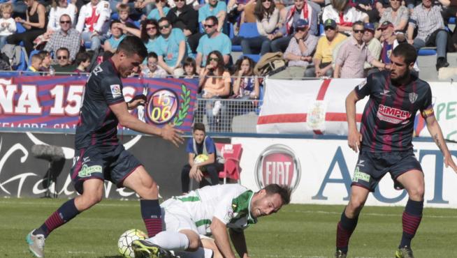 El Huesca Tropieza Con Los Errores De Siempre Y Cae En Descenso ...