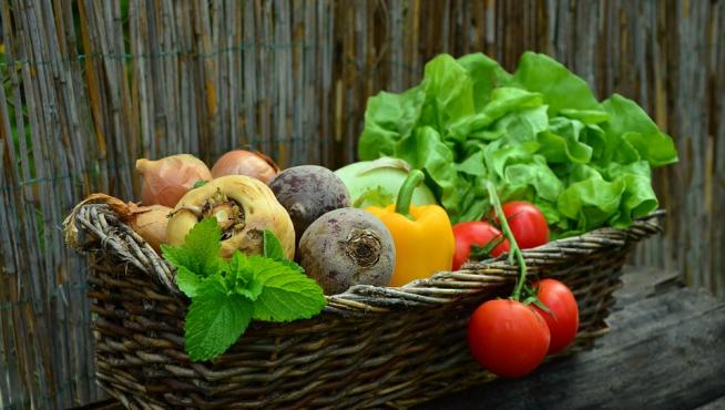 La dieta mediterránea, rica en frutas y verduras, forma parte de este prestigioso listado