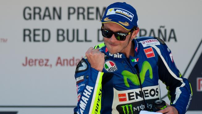 Rossi gana con autoridad