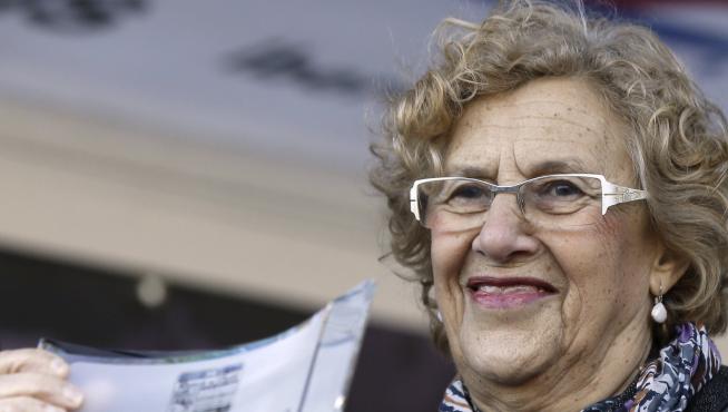 La alcaldesa de Madrid, Manuela Carmena, ha sido nombrada "maratoniana de honor" por la entidad organizadora de la 39 edición del Maratón
