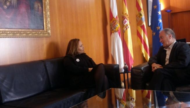 Reunión entre la consejera de Educación, Mayte Pérez, y el presidente de la DPH, Miguel Gracia.