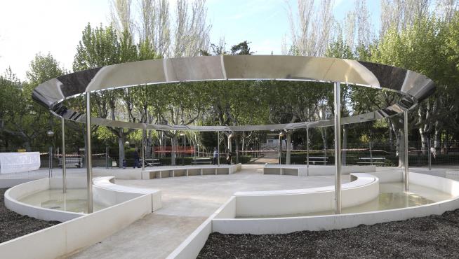 La estructura de la fuente, junto a la entrada del parque por Juan XXIII, está prácticamente terminada.