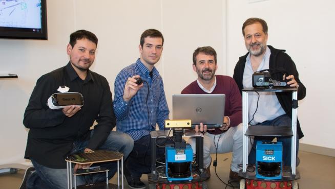 El equipo de la Universidad de Zaragoza que ha desarrollado el Orbslam, con varias cámaras en las que se emplea su sistema.