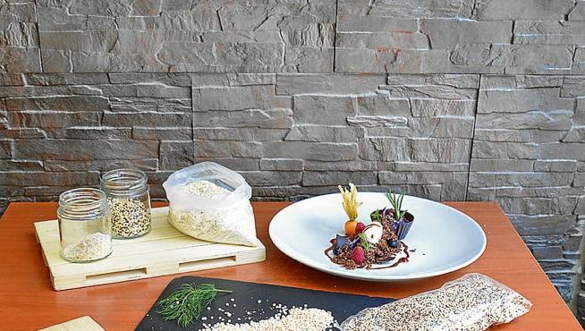 Quinoa en diversas presentaciones y platos que la integran en el restaurante La Quinoa, de Zaragoza.