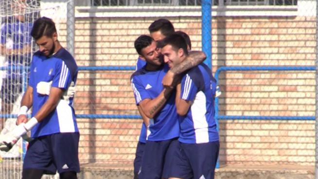 Rico abraza a Lanzarote en su regreso al Real Zaragoza