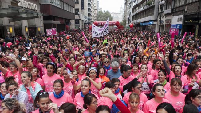 Participantes en la Carrera de la Mujer de Zaragoza.