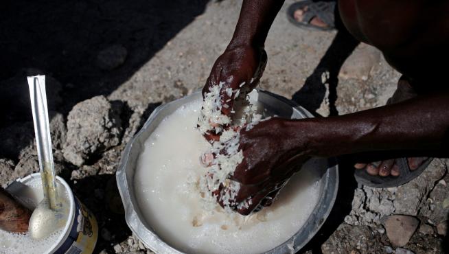 El cólera y la falta de alimentos amenazan a Haití un mes después del huracán Matthew